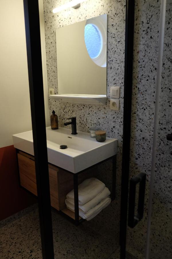 Interbellum Appartment @ Trainstation メッヒェレン エクステリア 写真